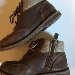 {Donating soon}Uggs boots